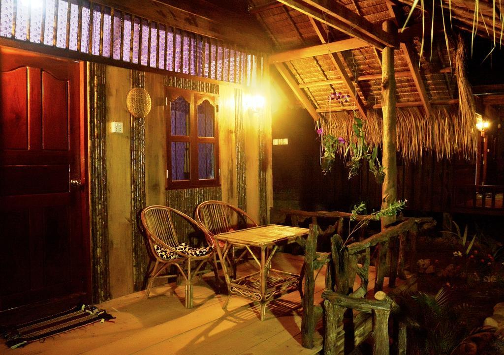 Fish Island Bungalows Kampot Eksteriør bilde